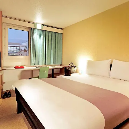 Ibis Hotel 2*