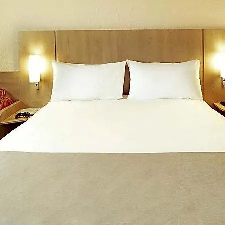 Ibis Hotel 2*