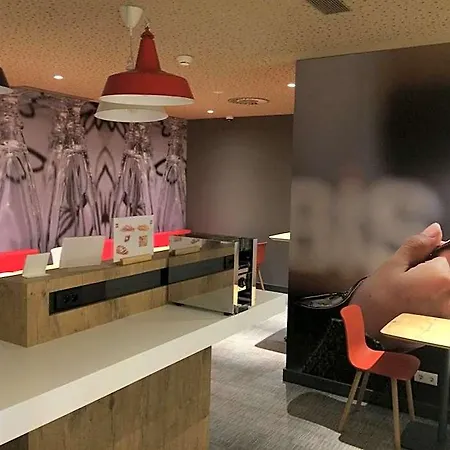 Ibis Hotel 2*