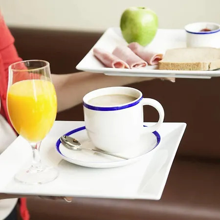 Ibis Hotel 2*